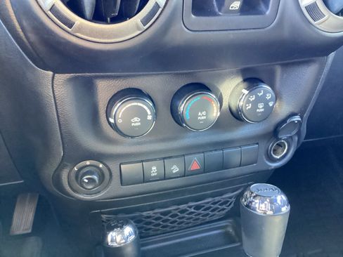 Used 2017 Jeep Wrangler Unlimited Sport w/ Quick Order Package 24S image 28