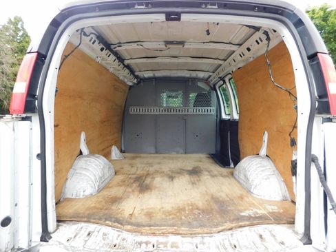 Used 2005 Chevrolet Express 3500 RWD image 5
