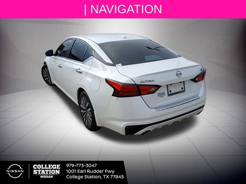 Certified 2023 Nissan Altima 2.5 SV w/ SV Premium Package image 4