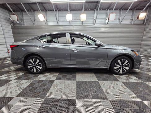 Used 2022 Nissan Altima 2.5 SV w/ SV Premium Package AWD/4WD image 9