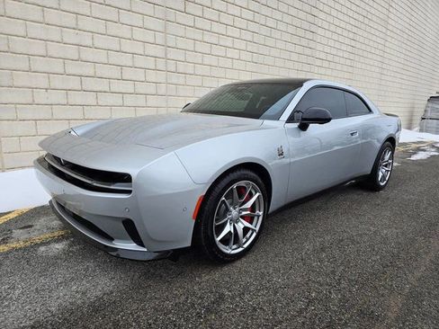 Used 2024 Dodge Charger Daytona Scat Pack w/ Plus Group AWD/4WD image 11