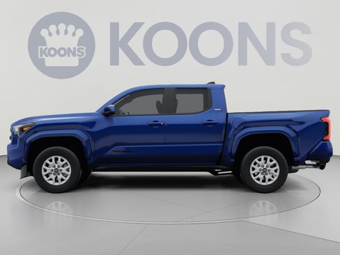 Used 2024 Toyota Tacoma SR5 AWD/4WD image 2