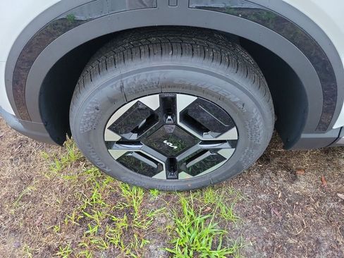 New 2027 Kia Telluride EX w/ Towing Package FWD image 4