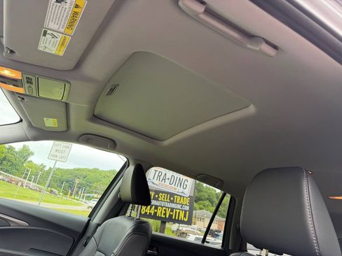 Used 2017 Honda Pilot EX-L image 12