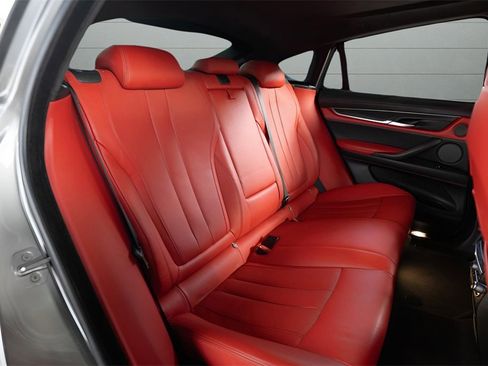 Used 2017 BMW X6 M image 29