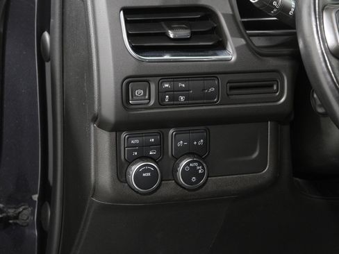 Used 2022 Chevrolet Suburban RST w/ Luxury Package image 6