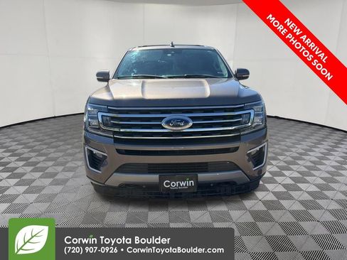 Used 2018 Ford Expedition Limited w/ Equipment Group 301A AWD/4WD image 2