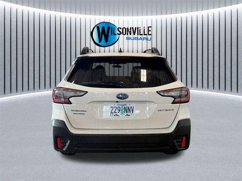 Used 2022 Subaru Outback Premium image 5