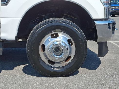 Used 2022 Ford F350 Lariat w/ Lariat Ultimate Package AWD/4WD image 8
