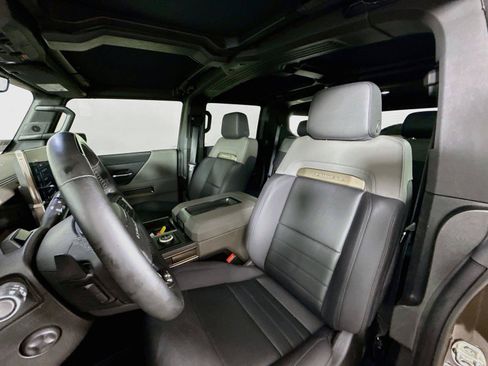 Used 2024 GMC Hummer EV 2X w/ Extreme Off-Road Package AWD/4WD image 11