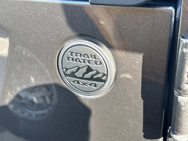 Used 2021 Jeep Gladiator Overland AWD/4WD image 7