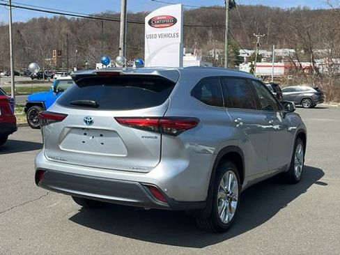 Used 2023 Toyota Highlander Limited image 8