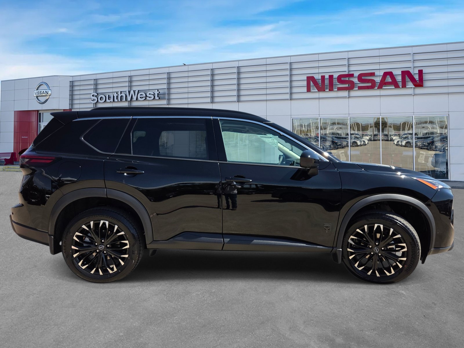 New 2026 Nissan Rogue Dark Armor FWD image 4