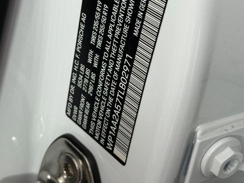 New 2026 Porsche Macan image 25