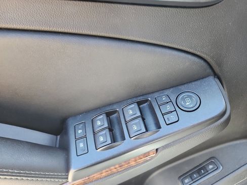 Used 2015 Chevrolet Tahoe LTZ image 19