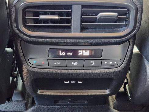 Certified 2024 Honda Pilot Touring image 24