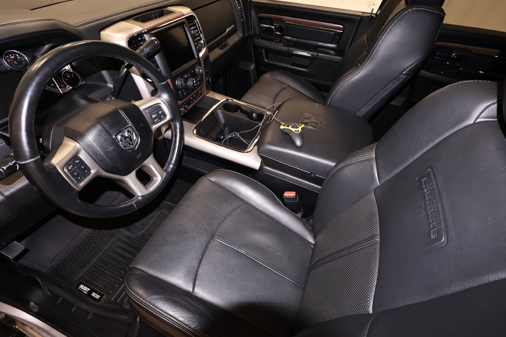 Used 2018 RAM 2500 Laramie w/ Convenience Group AWD/4WD image 33