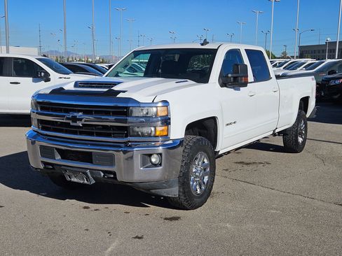 Used 2018 Chevrolet Silverado 3500 LT w/ LT Convenience Package AWD/4WD image 8