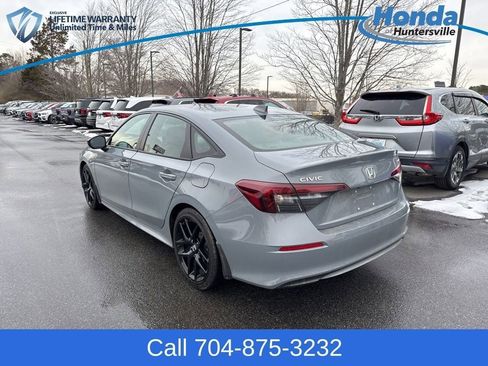 Used 2025 Honda Civic Sport image 6