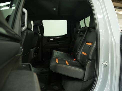 Used 2025 GMC Sierra 1500 AT4 w/ AT4 Premium Package AWD/4WD image 21