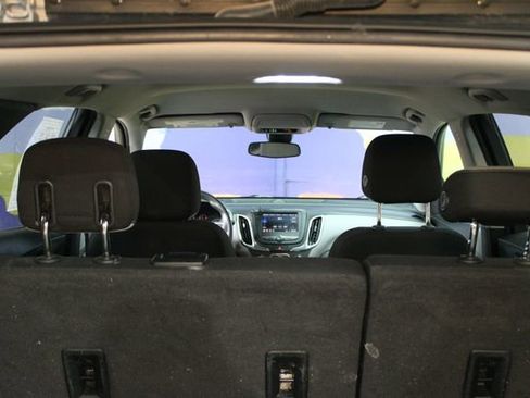 Used 2020 Chevrolet Equinox LS w/ LS Convenience Package image 14