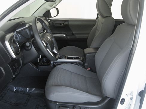 Used 2022 Toyota Tacoma SR5 image 7