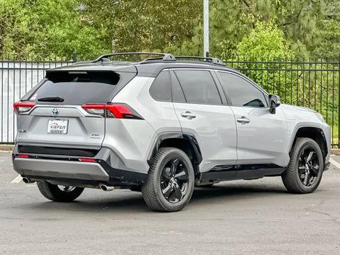 Used 2019 Toyota RAV4 XSE AWD/4WD image 4