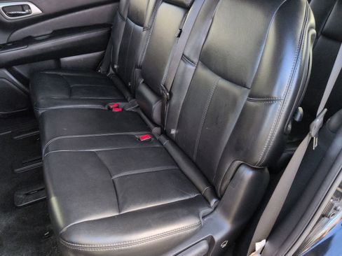 Used 2016 Nissan Pathfinder SL image 20