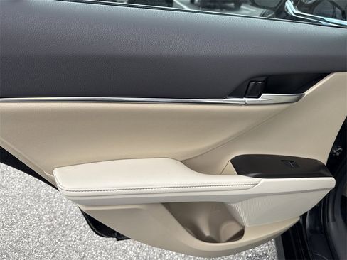 Used 2024 Toyota Camry XLE w/ Navigation Package image 21