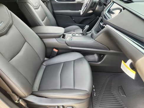 New 2025 Cadillac XT5 Premium Luxury w/ Technology Package FWD image 12