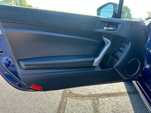 Used 2019 Toyota 86 RWD image 14