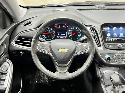 Used 2025 Chevrolet Malibu LT FWD image 8
