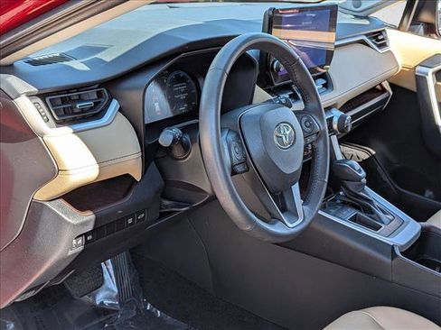 Used 2024 Toyota RAV4 Limited image 10