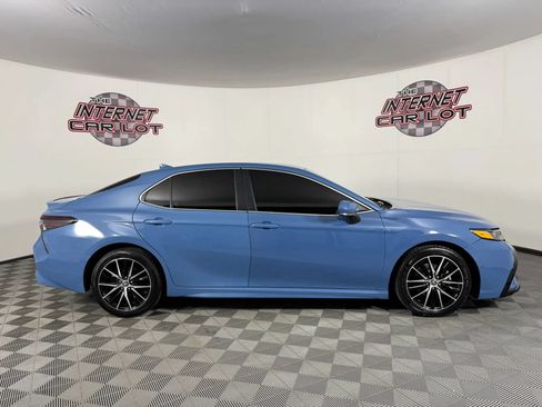 Used 2023 Toyota Camry SE FWD image 8