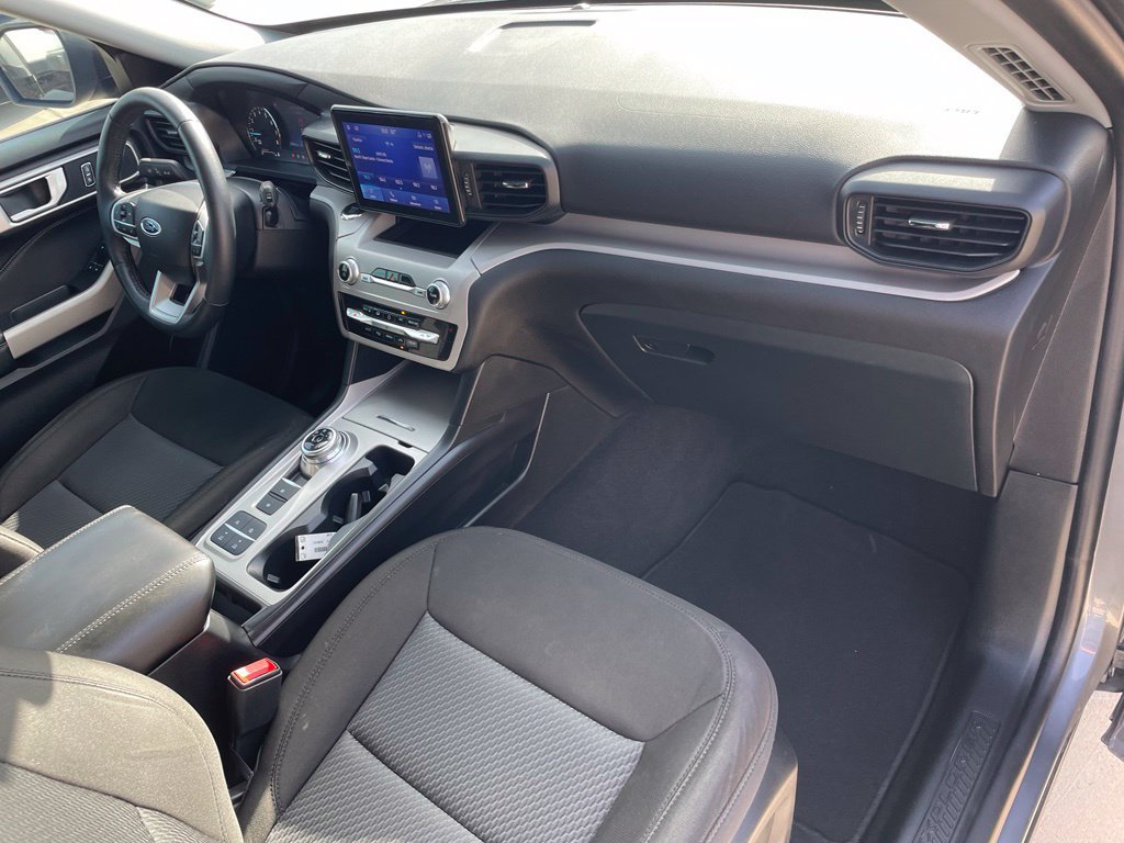 Used 2024 Ford Explorer XLT RWD image 17