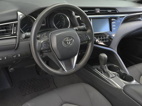 Used 2019 Toyota Camry LE image 12