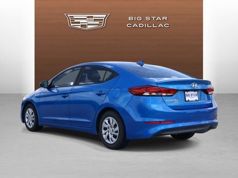 Used 2017 Hyundai Elantra SE FWD image 3