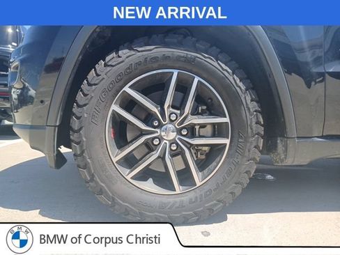 Used 2018 Jeep Grand Cherokee Trailhawk AWD/4WD image 5