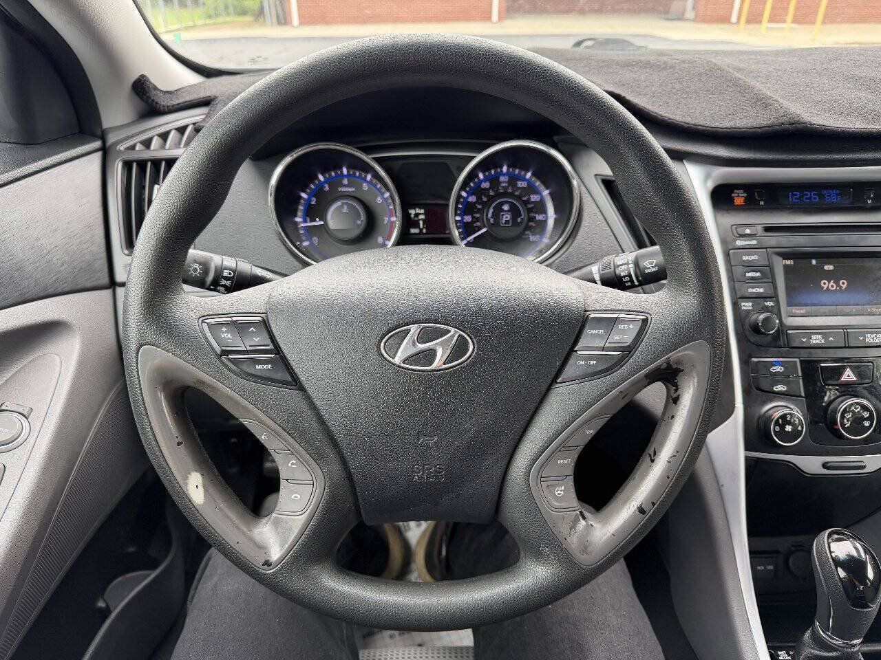 Used 2014 Hyundai Sonata GLS w/ Popular Equipment Group 2 FWD image 17