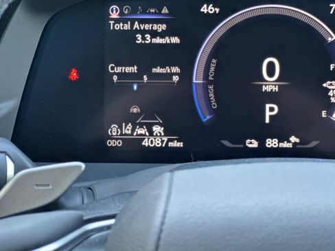 Used 2025 Lexus RZ 300e w/ Accessory Package (Z2) image 29