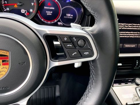 Used 2022 Porsche Cayenne AWD/4WD image 23
