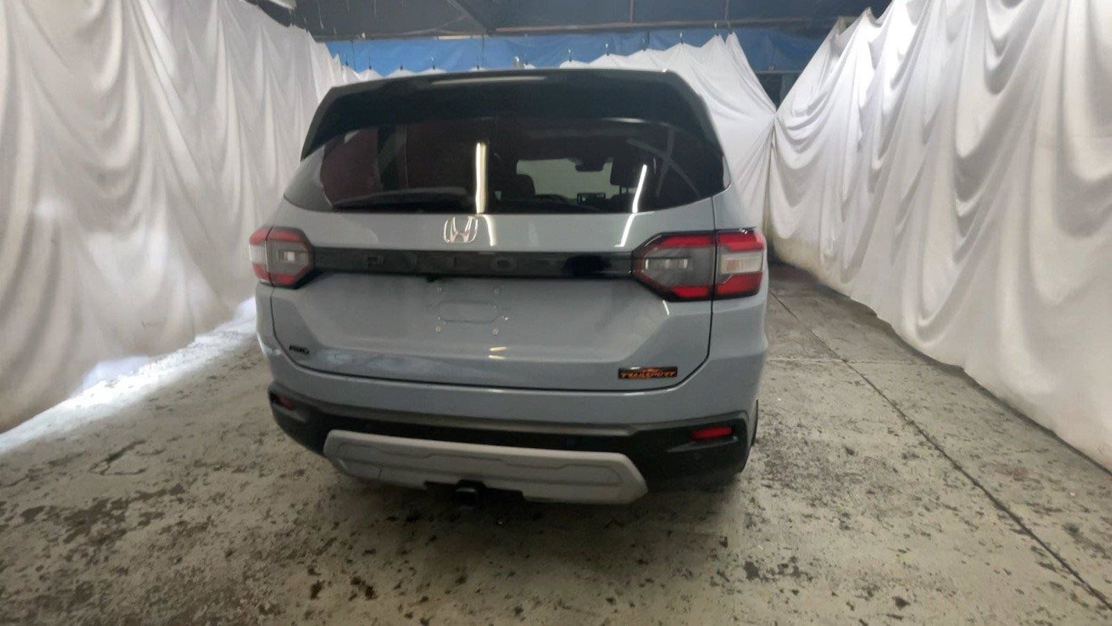 Certified 2024 Honda Pilot TrailSport image 8