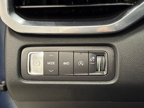 Used 2025 GMC Acadia Denali AWD/4WD image 24