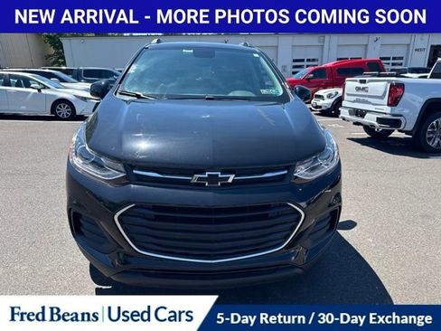 Used 2022 Chevrolet Trax LT w/ Driver Confidence Package AWD/4WD image 2