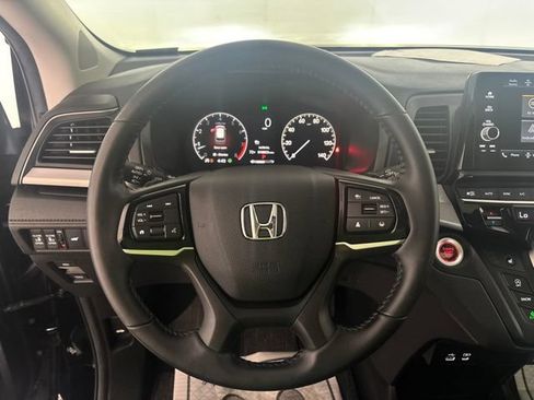 Used 2025 Honda Odyssey EX-L image 3