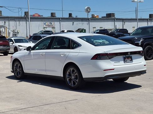 Used 2023 Honda Accord EX image 4