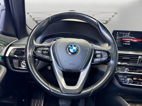 Used 2018 BMW 530i RWD image 12