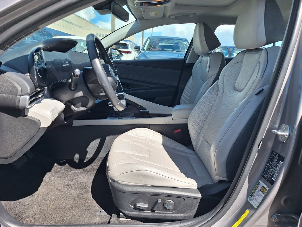 Used 2024 Hyundai Elantra Limited FWD image 11