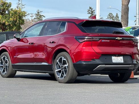 Used 2025 Chevrolet Equinox EV LT w/ Convenience Package image 7