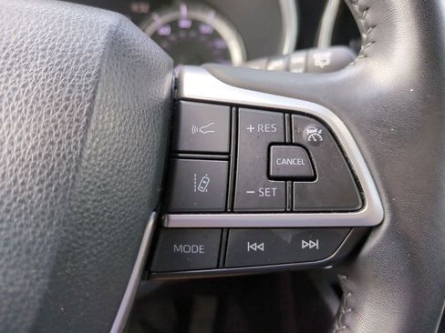 Used 2023 Toyota Highlander XLE FWD image 26